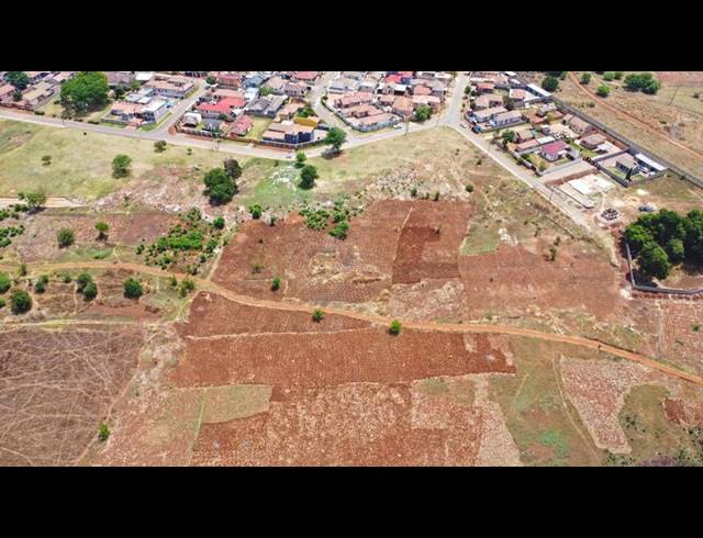 LAND FOR SALE IN CLAYVILLE